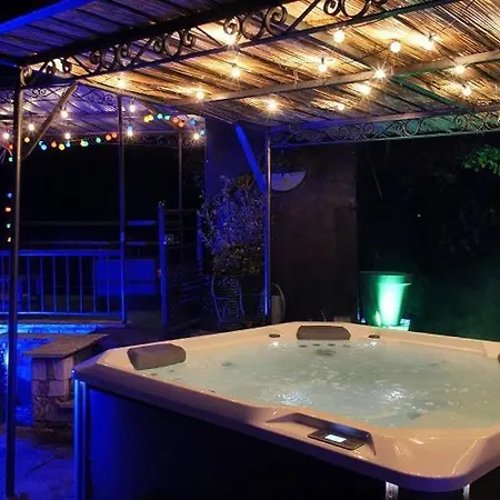 En Rondins Avec - 5 Personnes *