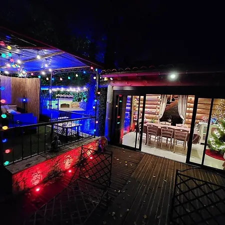 Chalet En Rondins Avec - 5 Personnes