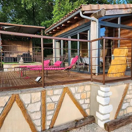 En Rondins Avec - 5 Personnes Montmurat