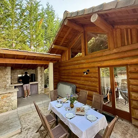 شاليه En Rondins Avec - 5 Personnes Montmurat