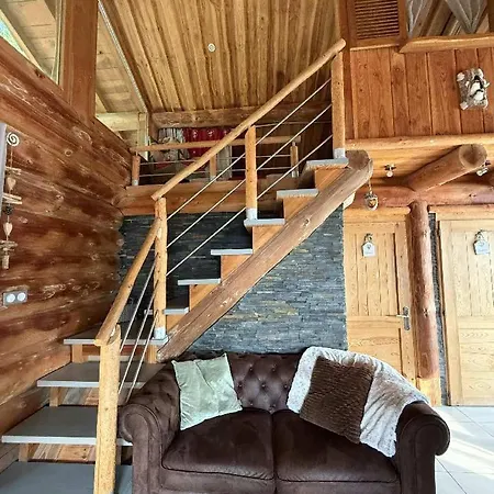 En Rondins Avec - 5 Personnes Montmurat