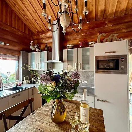 En Rondins Avec - 5 Personnes شاليه *